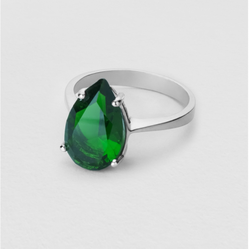 Ring with Green Quartz